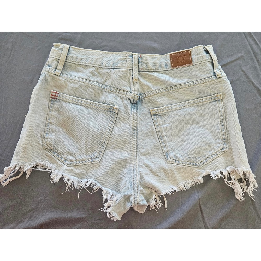 BDG Girlfriend High-Rise Denim Shorts Womens 27 Light Blue Excellent‎ Distressed - Picture 2 of 8